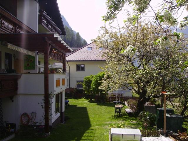 Апартаменты Haus Marion Йерценс Экстерьер фото